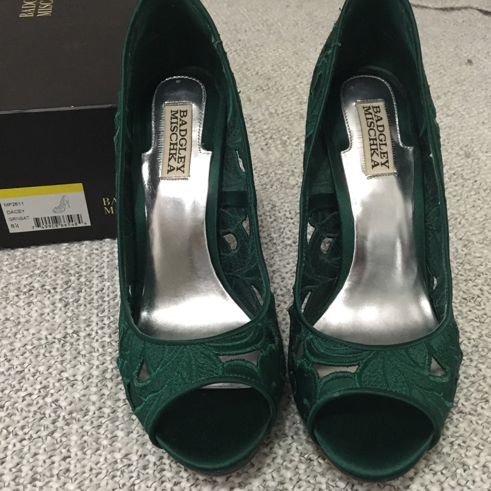 Badgley Mischka emerald heels